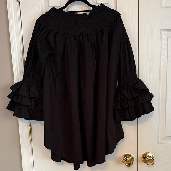 Gracia Black Ruffled Blouse - Picture 4 of 5